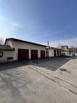 Administratívna budova - Prenájom - 9