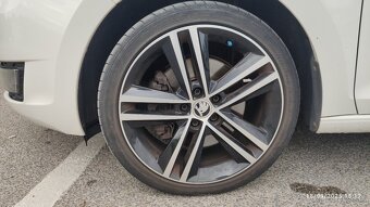 Predam SKODA RAPID SPACEBACK - 9