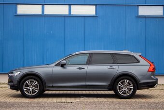 Volvo V90 D4 2.0L Momentum Cross Country - 9