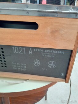 Predám rádiogramofón Tesla - 9