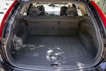 Volvo XC60 R-Design AWD - 9