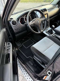 Suzuki Grand Vitara 2.4 Limited Edition benzin facelift 4x4 - 9