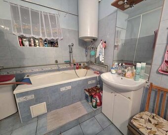 Ponúkame na predaj 4 -izbový rodinný dom v Gbelciach. - 9