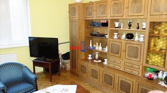 Širšie centrum - 3 Izbový byt Koceľova ul., staršia kompletn - 9