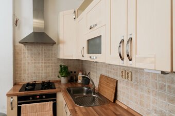 BYTOVÝ DOM - Topoľčany, Tovarnícka ul. - 9