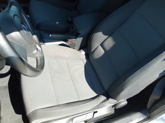 VW Golf 6 cabrio 1,6 Tdi 77kw/105hp M5 129800km - 9