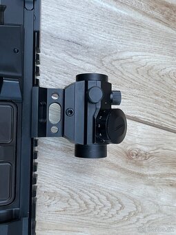 Airsoft výbava – AR-15 QD Platinum (takmer nová) - 9