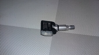 100% originálny TPMS senzor tlaku v pneumatike pre MERCEDES - 9