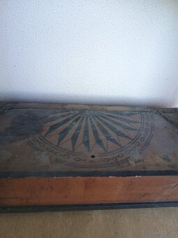 Tabatierka, Torzo hodín, lampa - 9