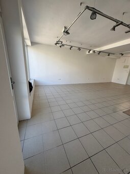 🧹 Profesionálne upratovacie služby – Bratislava a okolie 🏠🏢 - 9
