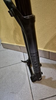 Predam vidlicu Rock Shox 29".
Zdvih vidlice: 140 - 160 m - 9