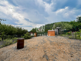 ZNÍŽENÁ CENA - Sokoľ - záhrada s chatkou, 9km od Košíc - 9