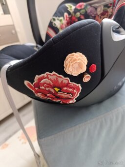 Vajíčko CYBEX Cloud Z I-Size Spring Blossom Dark - 9