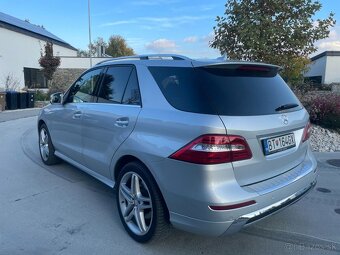 Mercedes-Benz ML500 - 9