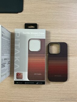 iPhone 16 Pro 256 GB púštny titán - 9