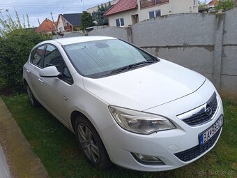 Opel Astra 1.7 CDTI 92KW 2010 - 9