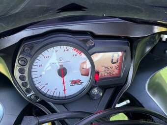 Suzuki Gsxr 750 K7 - 9