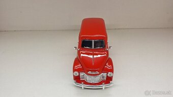 1:18 GMC PANEL TRUCK - 9