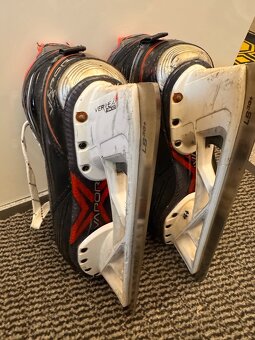 BRANKÁŘSKÉ BRUSLE BAUER VAPOR X900, vel. 45/9,5 - 9