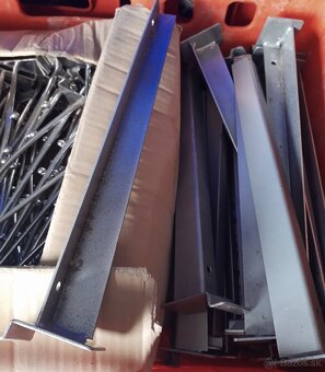 Závesný /Regálový systém do predajne textilu. - 9