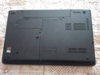 Lenovo. Intel. 15,6"LED. 500GB. Dualboot. Baterka dobrá. - 9