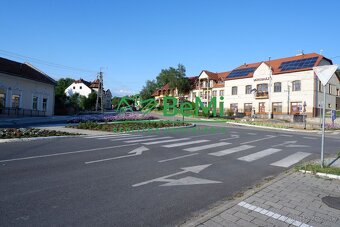 Slnečný rovinatý pozemok aj s rozostavaným domom v obci Szen - 9