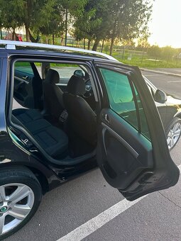 ŠKODA OCTAVIA COMBI 2,0 TDi 4x4 - 9