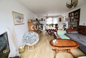 Klasický rodinný dom v mestskej časti Mojšová Lúčka - 9