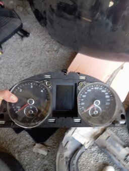 Rozpredám diely vw Passat cc automat 103kw. - 9