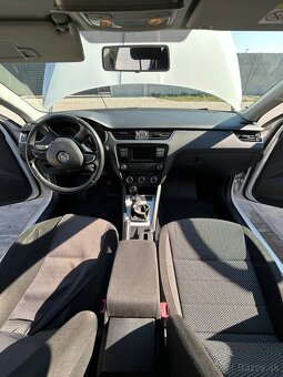 Škoda Octavia Combi-biela - 9