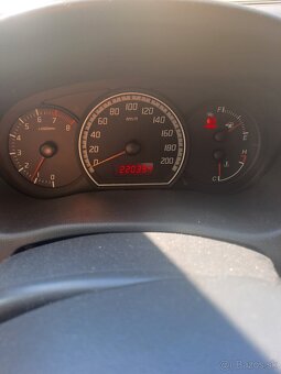Suzuki Swift - 9