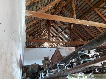 Romantická stodola blízko Búčskeho jazera - 9