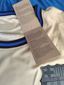 Dres Fc Barcelona Vonkajší 25/26 - Nový s visačkami Kobe - 9