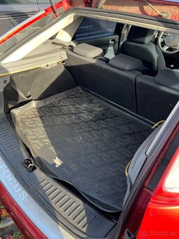 Pozostatky z Ford Focus ll - 9