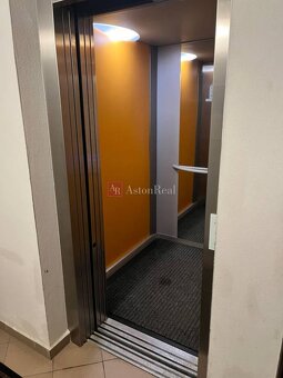 Exkluzívne Na predaj 2 izb. apartmán s krbom v AD Panoráma - 9