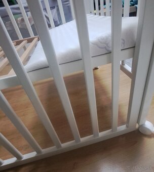 Detská postieľka + 2x matrac + antirefluxný vankúš - 9