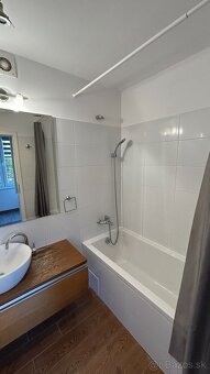 Prenájom 2-izbového bytu (64 m²) s loggiou – Staré Mesto, - 9