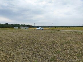 Predám nádherný pozemok pri Ortovom mlyne v obci Láb. - 9