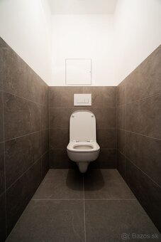 Priestranný 3i byt s balkónom a kobkou - Radvaň - 9