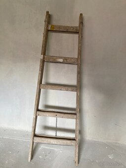 Zvyšný stavebný materiál, sádrokartón, vodováha, náradie - 9
