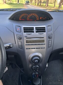 Toyota Yaris - 9
