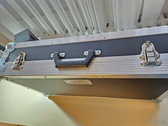 Pedalboard + power supply + kufor - 9