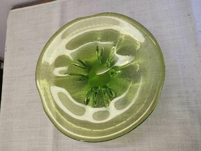Krásna olivová má sa z hutneho skla - 9