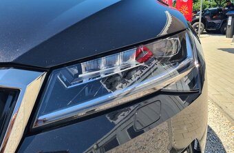 ŠKODA SUPERB COMBI 2.0 TDI SCR STYLE DSG - 9