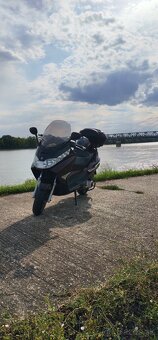Piaggio x8 200 - 9