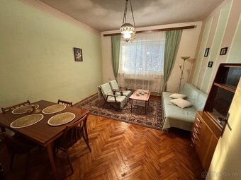 Priestranný podpivničený rodinný dom v Zlatých Moravciach – - 9