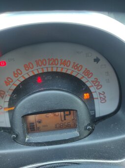 Daihatsu Sirion 1,3benzín Automat - 9