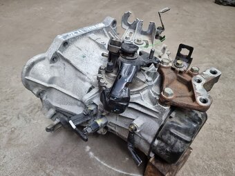 HYUNDAI IX 20 kufrové dvere - 9