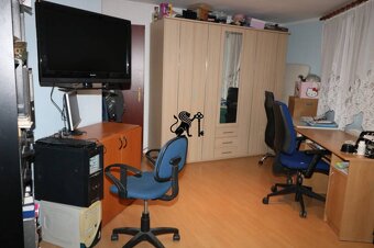 Priestranný - viacgeneračný rodinný dom v Borinke-znížená c - 9