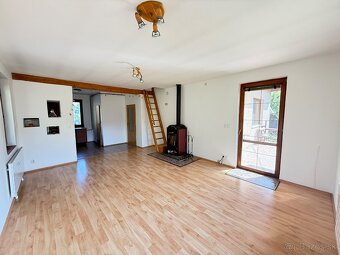 REZERVOVANÉ - Bungalov s veľkým pozemkom 1103m² Rudina - 9